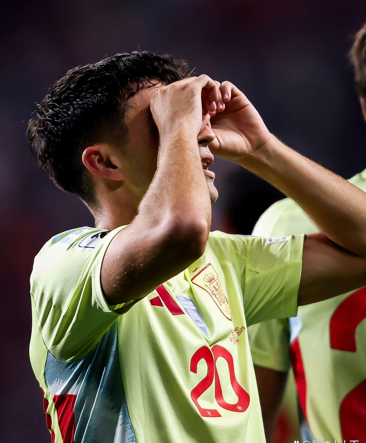 AYX GAME-詹姆斯在西班牙队比赛中赛事规则更新，赛况扑朔迷离引发热议！的简单介绍