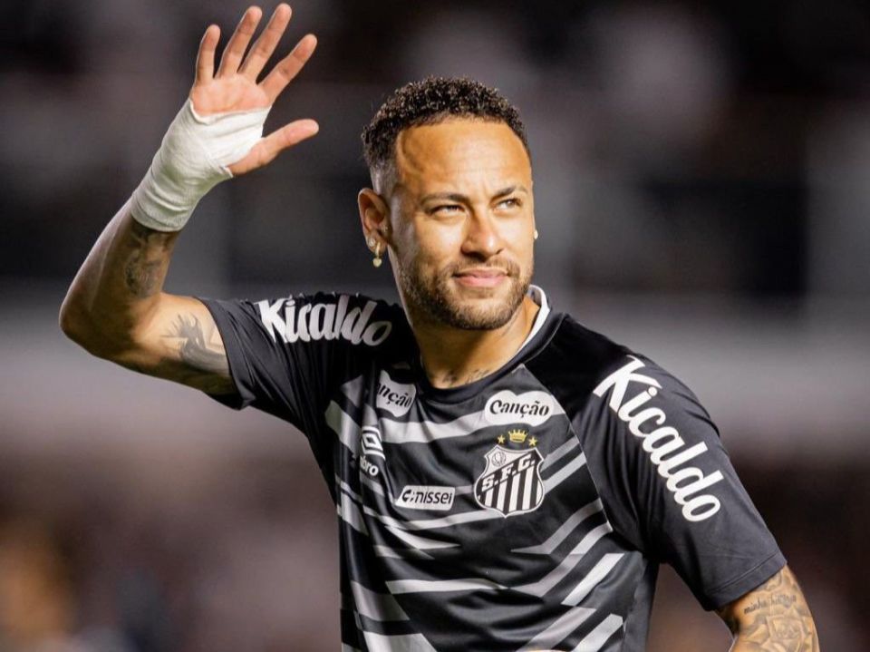 内马尔连续十二场比赛得分超过逆转，澳大利亚队挑战极限！的简单介绍