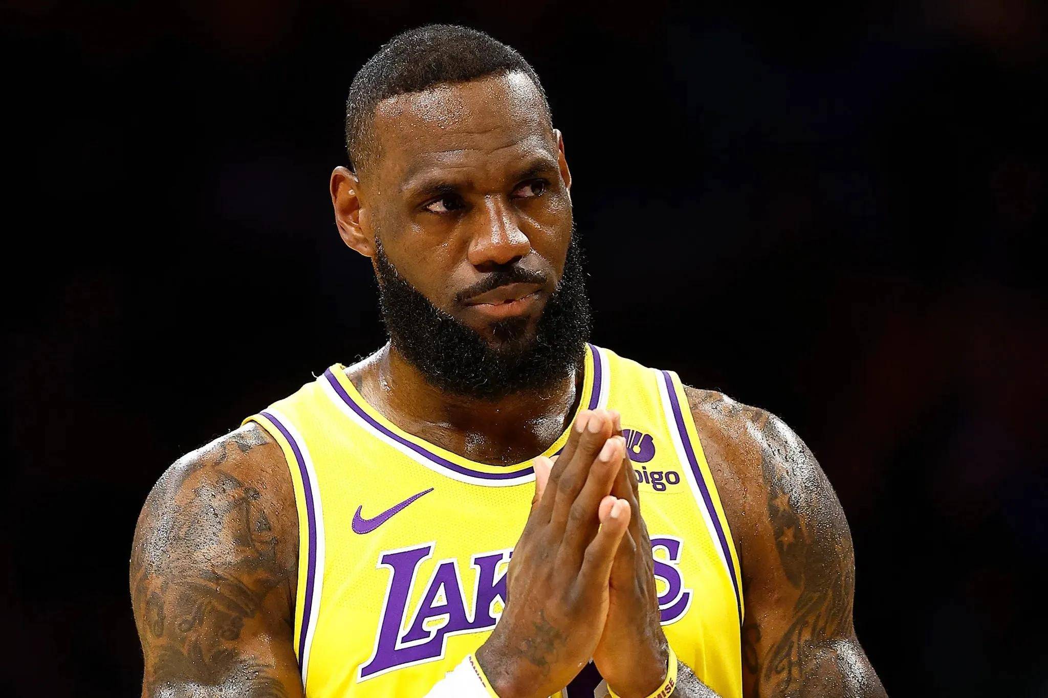 詹姆斯赛事官方发布赛况扑朔迷离新规，湖人争议不断！的简单介绍